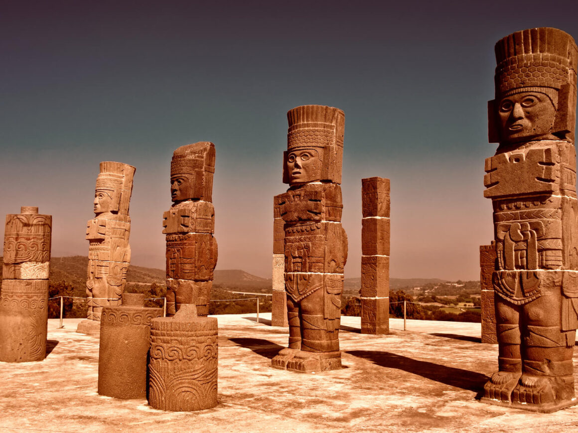 En que periodo se ubica la cultura tolteca y mexica